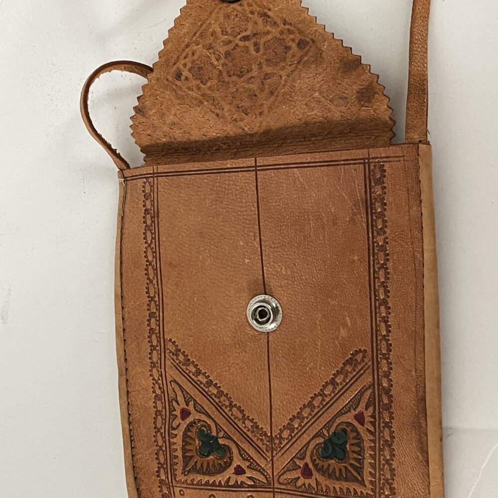 Small crossbody bag Embossed leather bag Travelers bag Passport cellphone bag - Picture 4 of 8